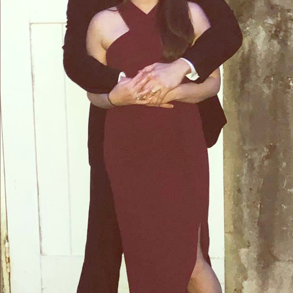 Halter cocktail dress. Burgundy. Size M